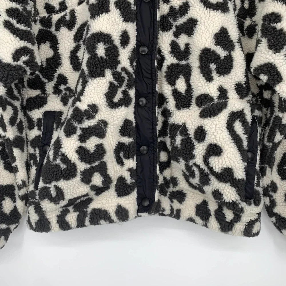 Old Navy Snow Leopard Sherpa Fleece Jacket Button Front Animal Print Teddy, M - Picture 6 of 11